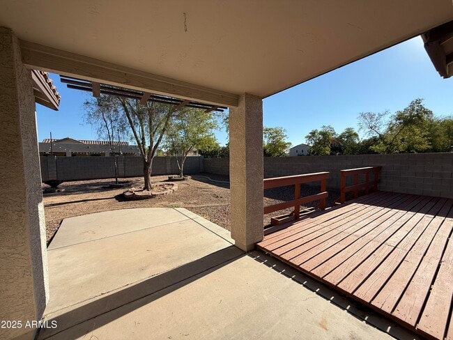 Building Photo - 25740 W Nancy Ln