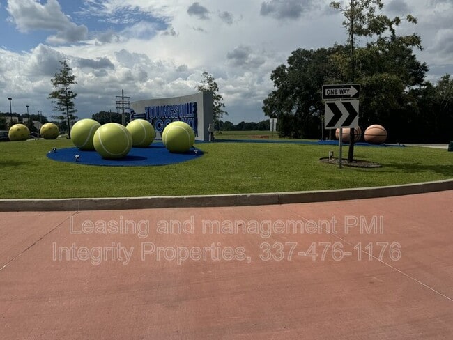 Building Photo - 216 Golden Cypress Dr