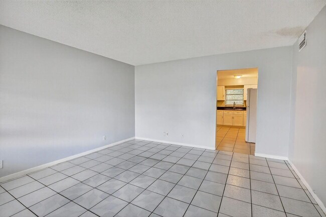 Building Photo - 1490 NW 20th St