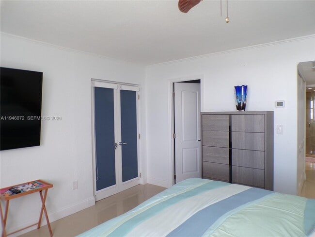 Building Photo - 6450 Collins Ave