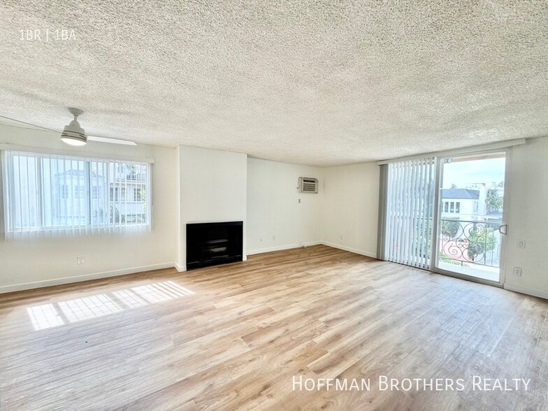 Building Photo - 1000 N Doheny Dr