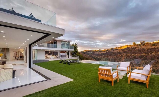 Building Photo - 2110 Hercules Dr