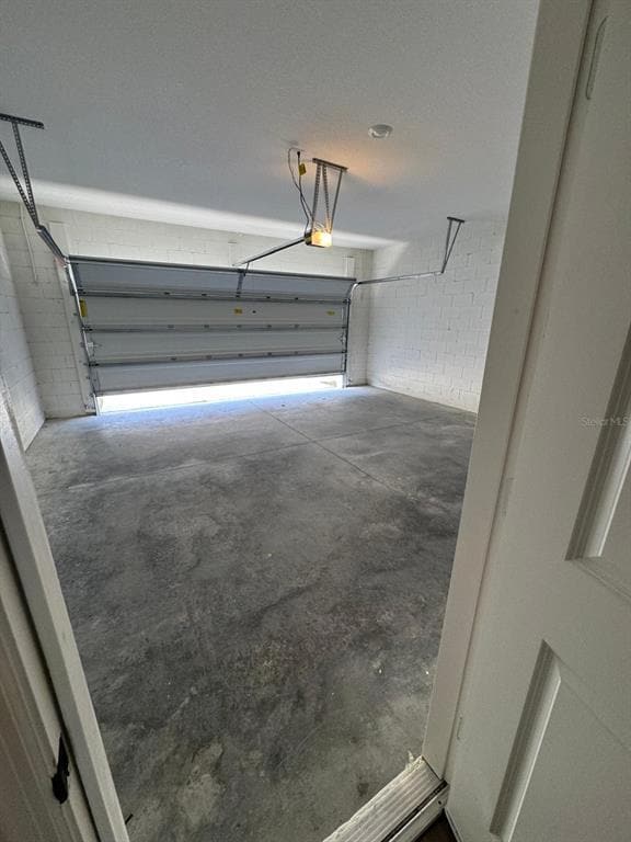 Building Photo - 9612 Westside Hls Dr