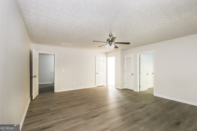 Building Photo - 824 Piccadilly Cir