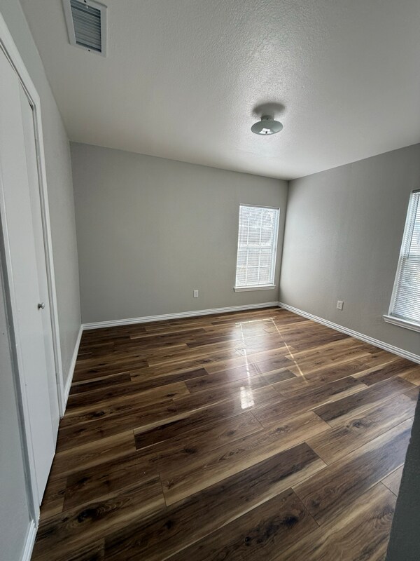 Building Photo - 1209 Shady Ln