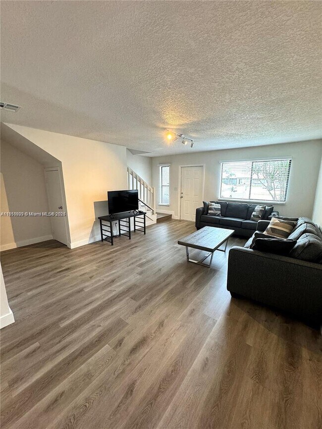 Building Photo - 4303 Inlet Cir