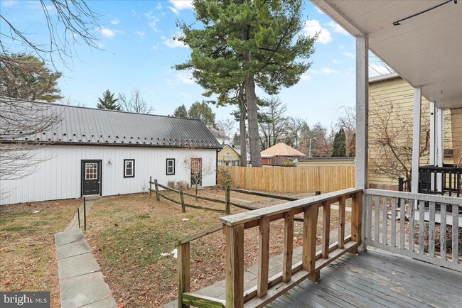 Building Photo - 1052 Edgar Ave