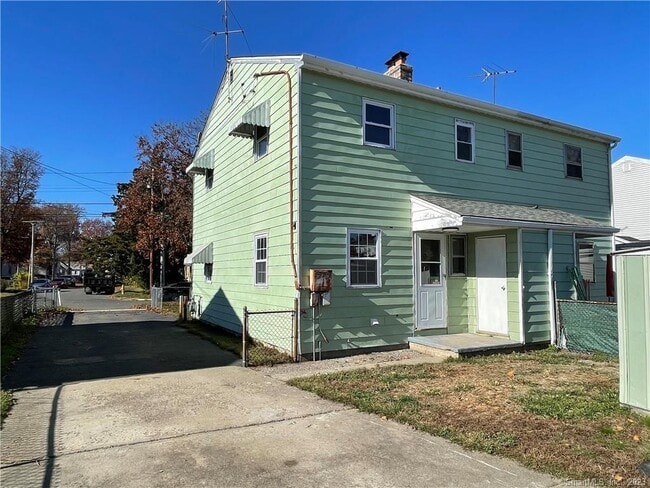 Building Photo - 213 Larkin Ct