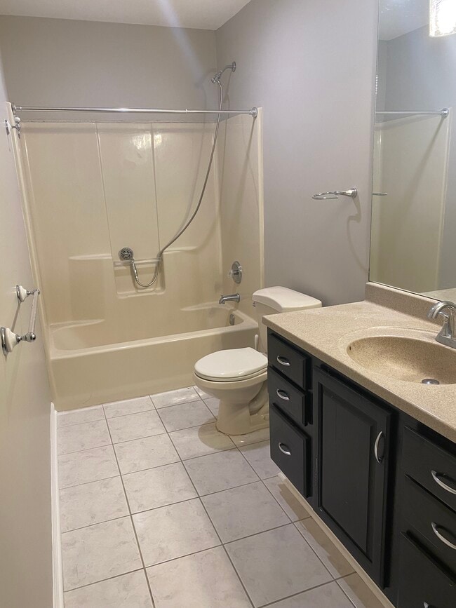 Building Photo - 1585 Stone Mansion Dr