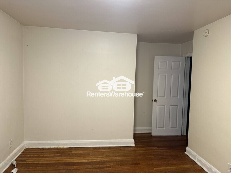 Building Photo - 3219 Taylor Ave