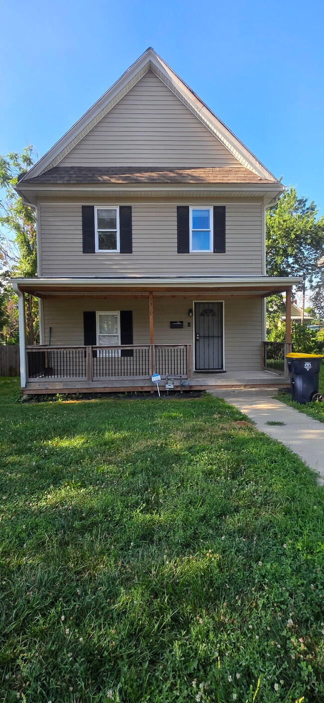 Primary Photo - Welcome to this charming 3-bedroom, 2-bath...