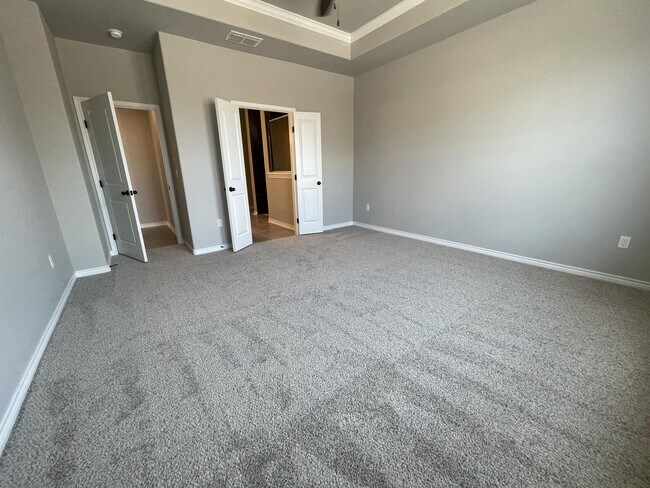 Building Photo - 8022 Calma St