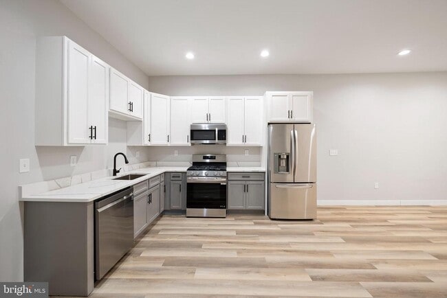 Building Photo - 2037 McCulloh St
