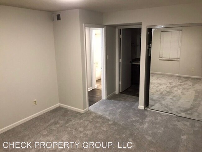 Building Photo - 2 br, 1.5 bath House - 6516 Six Mile Lane #2