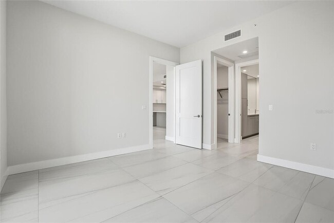 Building Photo - 275 1st Ave S