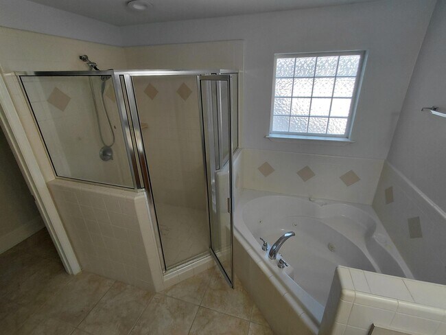 Building Photo - 2633 Fenwood Ct