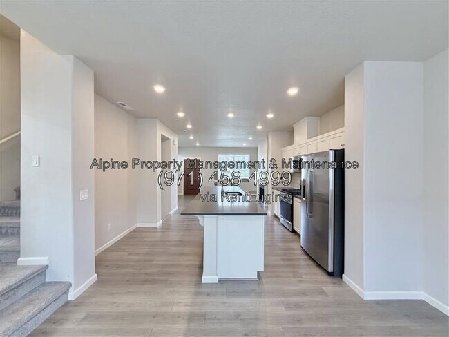 Building Photo - 14229 SW 169th Ave
