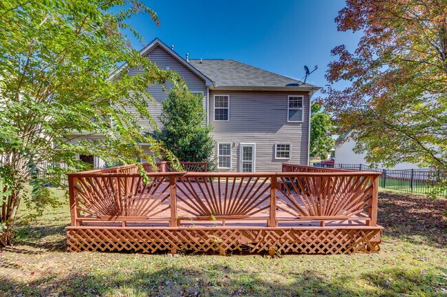 Building Photo - Spacious 4BR Fort Mill Home with Loft, Private Primary Retreat & Fenced Yard