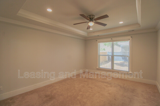 Building Photo - 1129 Bright Ct