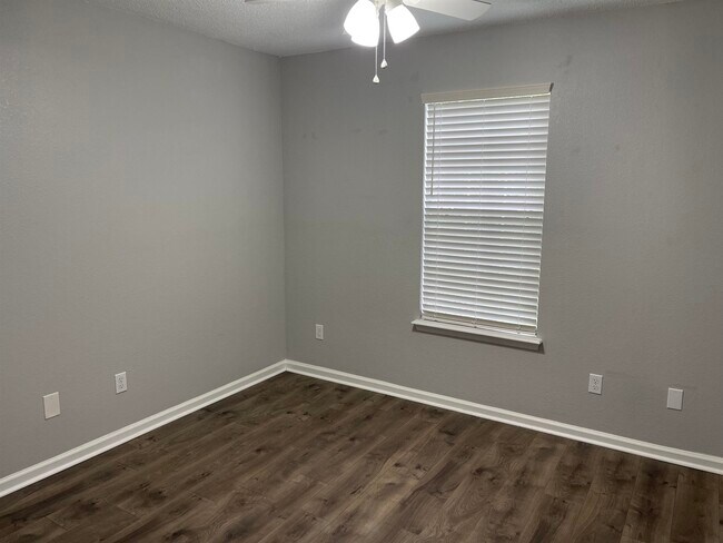 Building Photo - 5326 St Ives Ln
