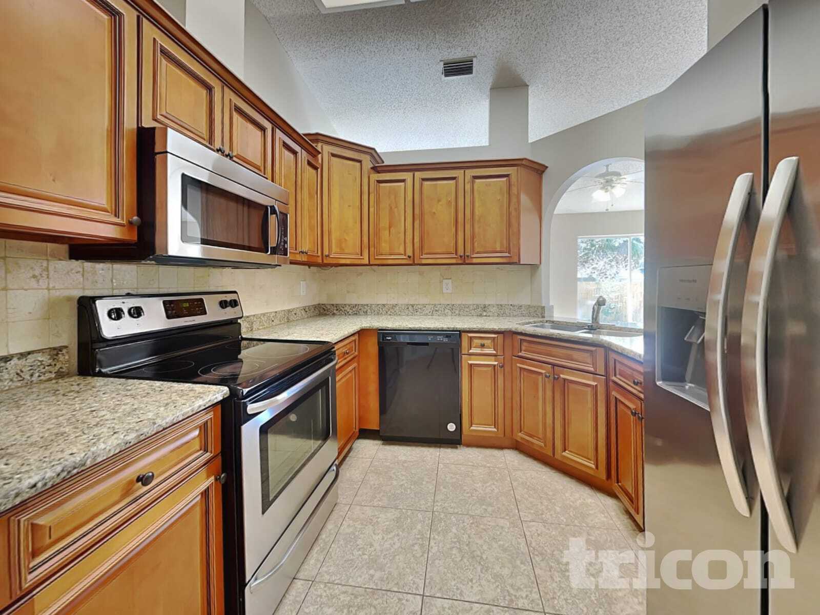 Building Photo - 1009 Jamaica Way