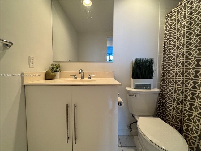 Building Photo - 3001 S Ocean Dr