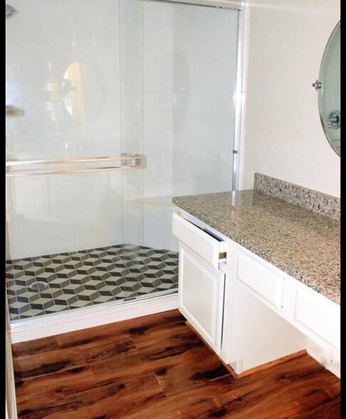 Walk-in shower - 108 Henry Chandler Dr