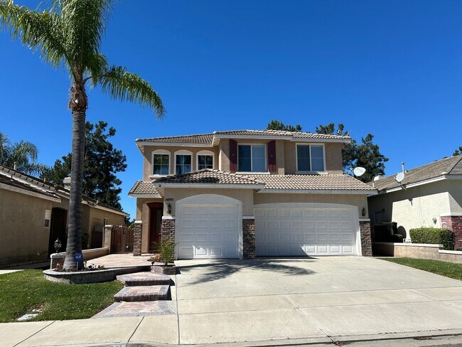 Building Photo - Central Temecula Home