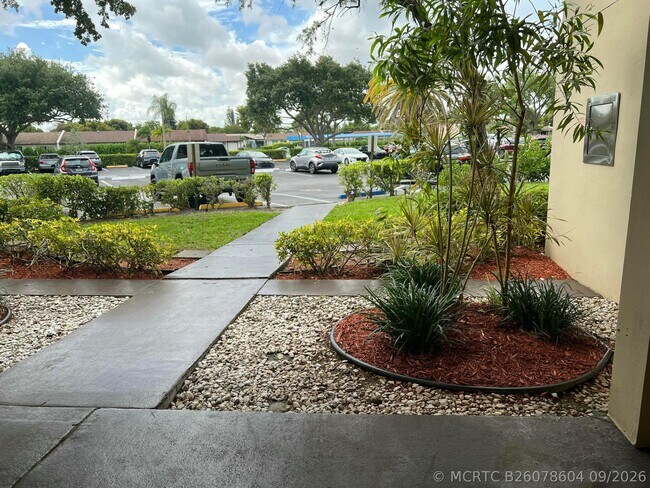 Building Photo - 5220 Las Verdes Cir
