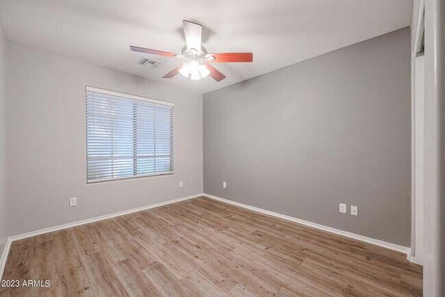 Building Photo - GREAT 3 bed, 2 bath home