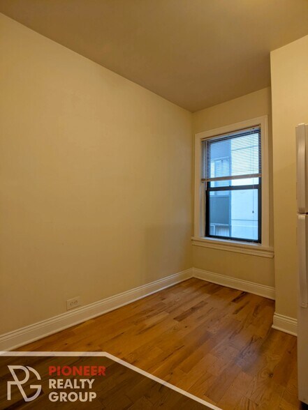 Building Photo - 1350 N Dearborn St