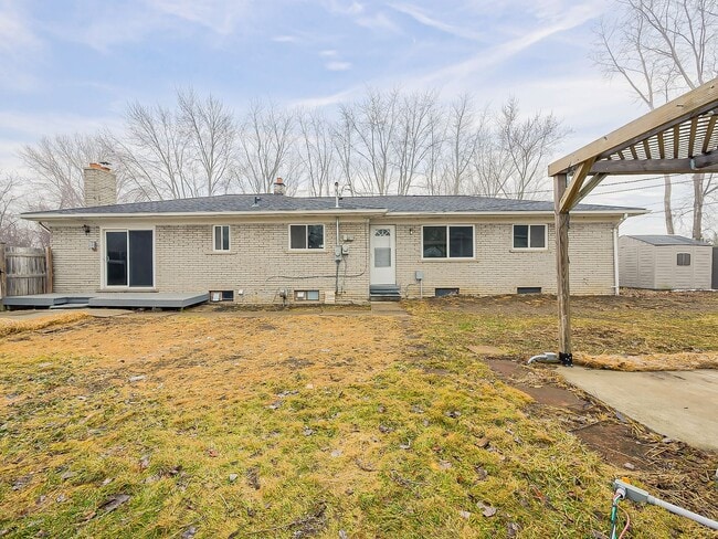 Building Photo - AVAILABLE NOW! Charming 3-Bed Home with Spacious Yard in Van Buren Township