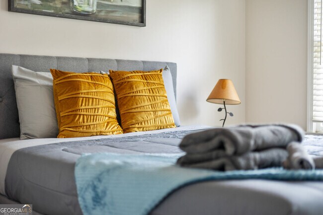 Building Photo - 3618 Petherton Wy NW