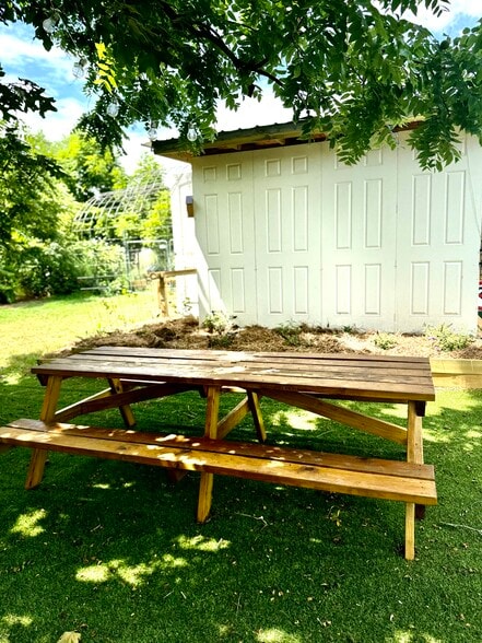 Rec Area picnic table - 2437 Jaguar Rd