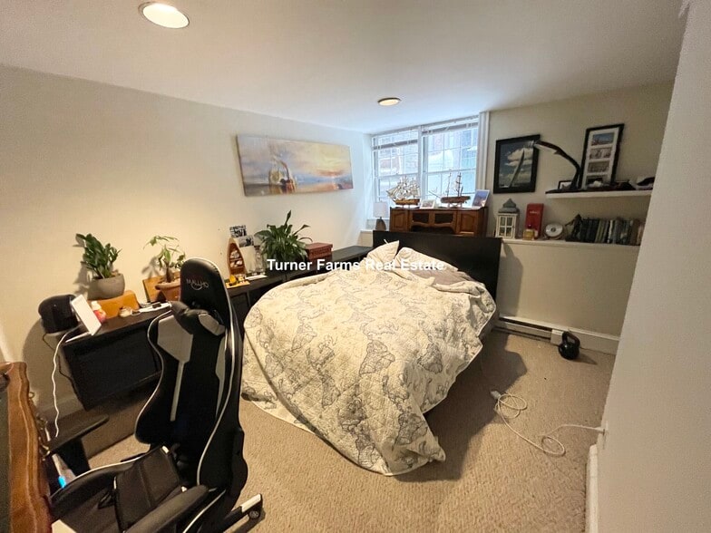 Building Photo - 16 Cedar Lane Way