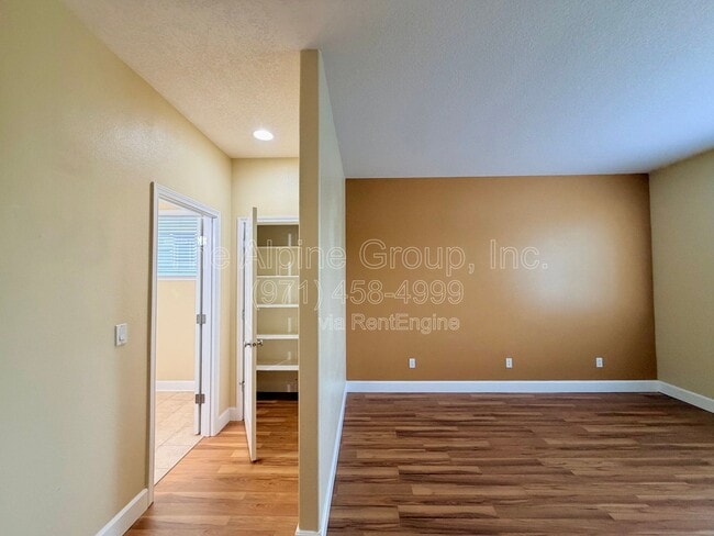 Building Photo - 13760 SW Mapleview Ln