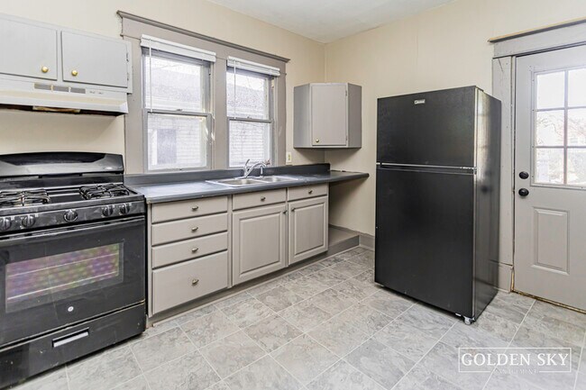 Building Photo - 1114 Mourer St
