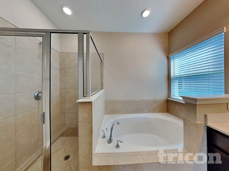 Building Photo - 124 Bloomfield Wy