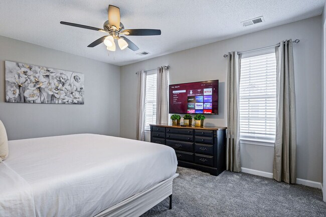 Building Photo - 31 Middleton Ct