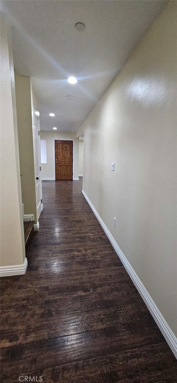 Building Photo - 611 E 75th St