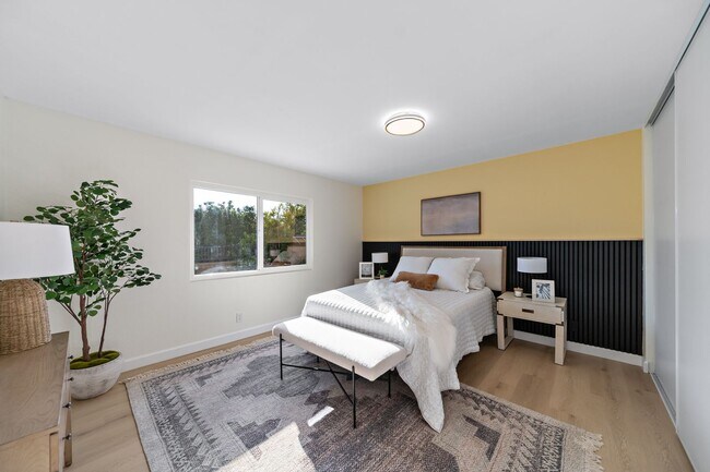 Building Photo - BEAUTIFULLY RENOVATED 4-BEDROOM HOME IN PH...