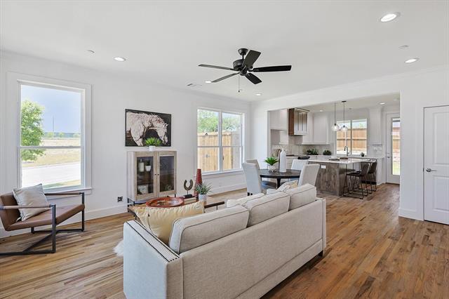 Building Photo - 518 Woodside Trl