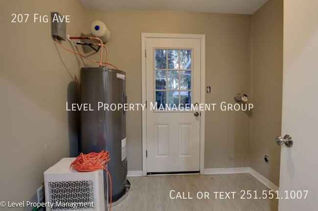 Building Photo - 207 Fig Ave