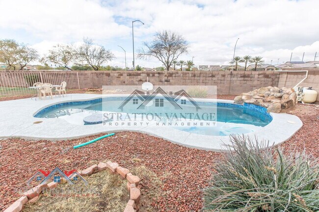 Building Photo - 2805 S Abbey Cir