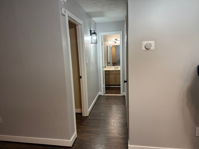 Building Photo - 10129 Oakton Terrace Rd