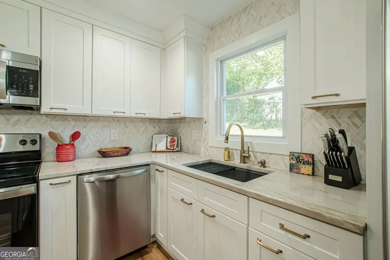 Building Photo - 2657 Blount St