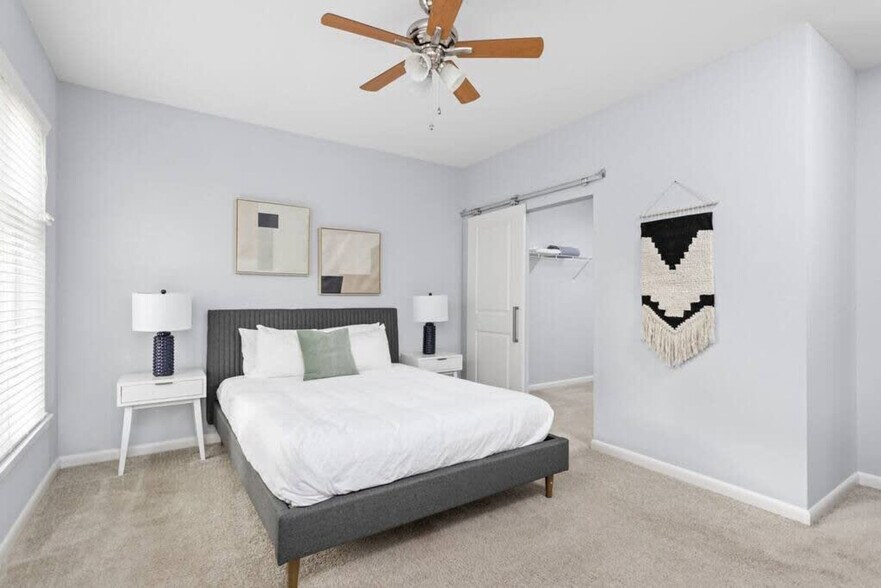 Building Photo - 421 E Market St