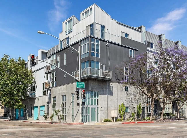 Building Photo - 969 Sigsbee St