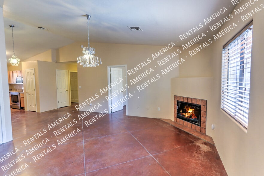 Building Photo - 441 E Geronimo Bluff Loop
