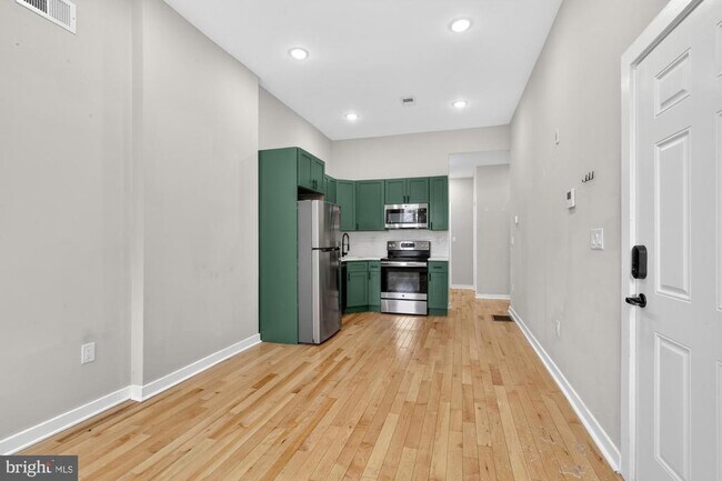 Building Photo - 2234 Master St